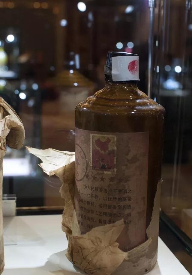 都說(shuō)茅臺(tái)是醬香型白酒，什么是醬香型白酒呢