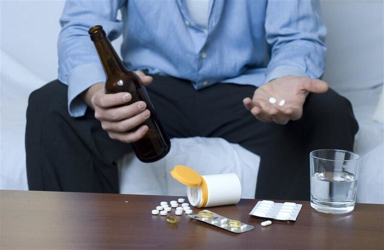 喝完酒吃頭孢會怎么樣_喝酒吃了頭孢_喝了酒吃頭孢會發燒嗎