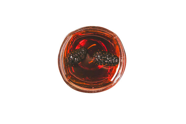 泡酒功效桑葚有什么作用_桑葚泡酒有何功效_泡酒功效桑葚有什么用
